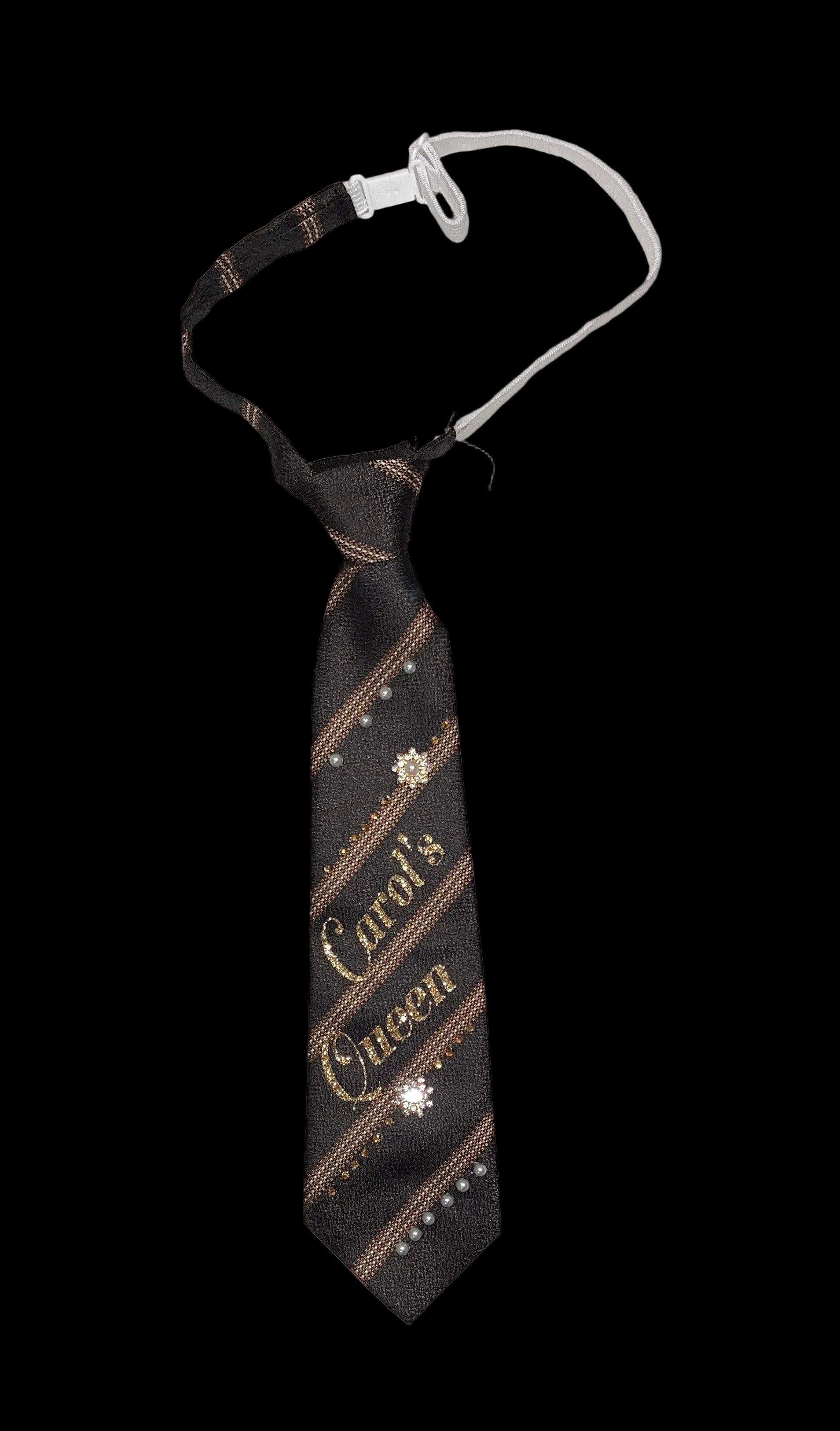 Carol’s Queen Signature Tie